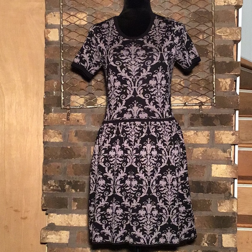 Romeo + Juliet couture sweater dress short sleeve black gray M